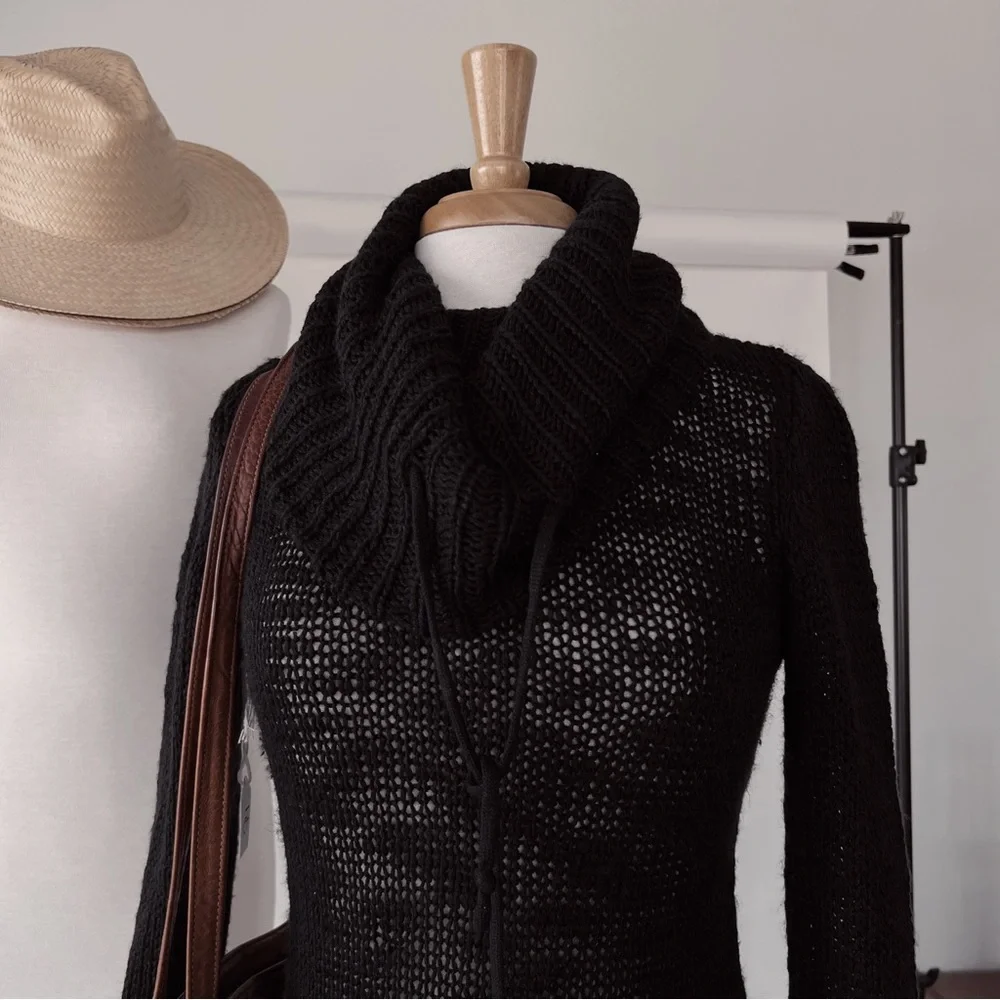 RELAXED FIT BLACK TURTLENECK KNIT SWEATER TOP - Picture 4 of 10